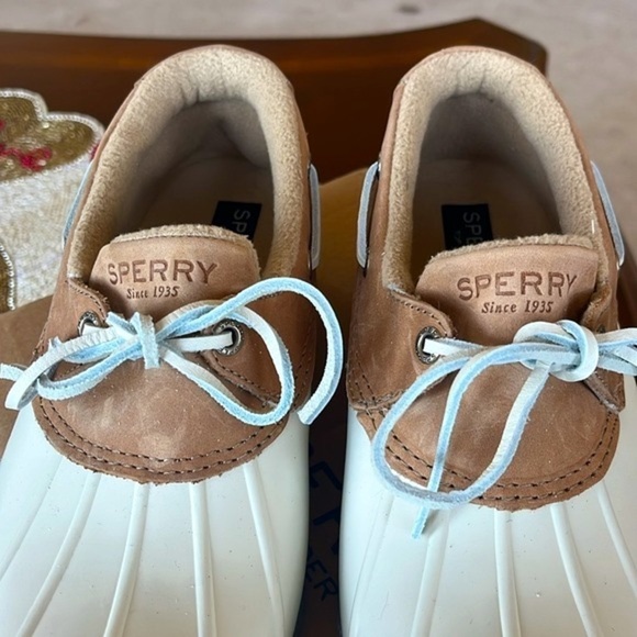 Brand New Sperry Saltwater 1-Eye Ivory Rain Boots Rubber Leather Collar Fleece - Picture 6 of 16